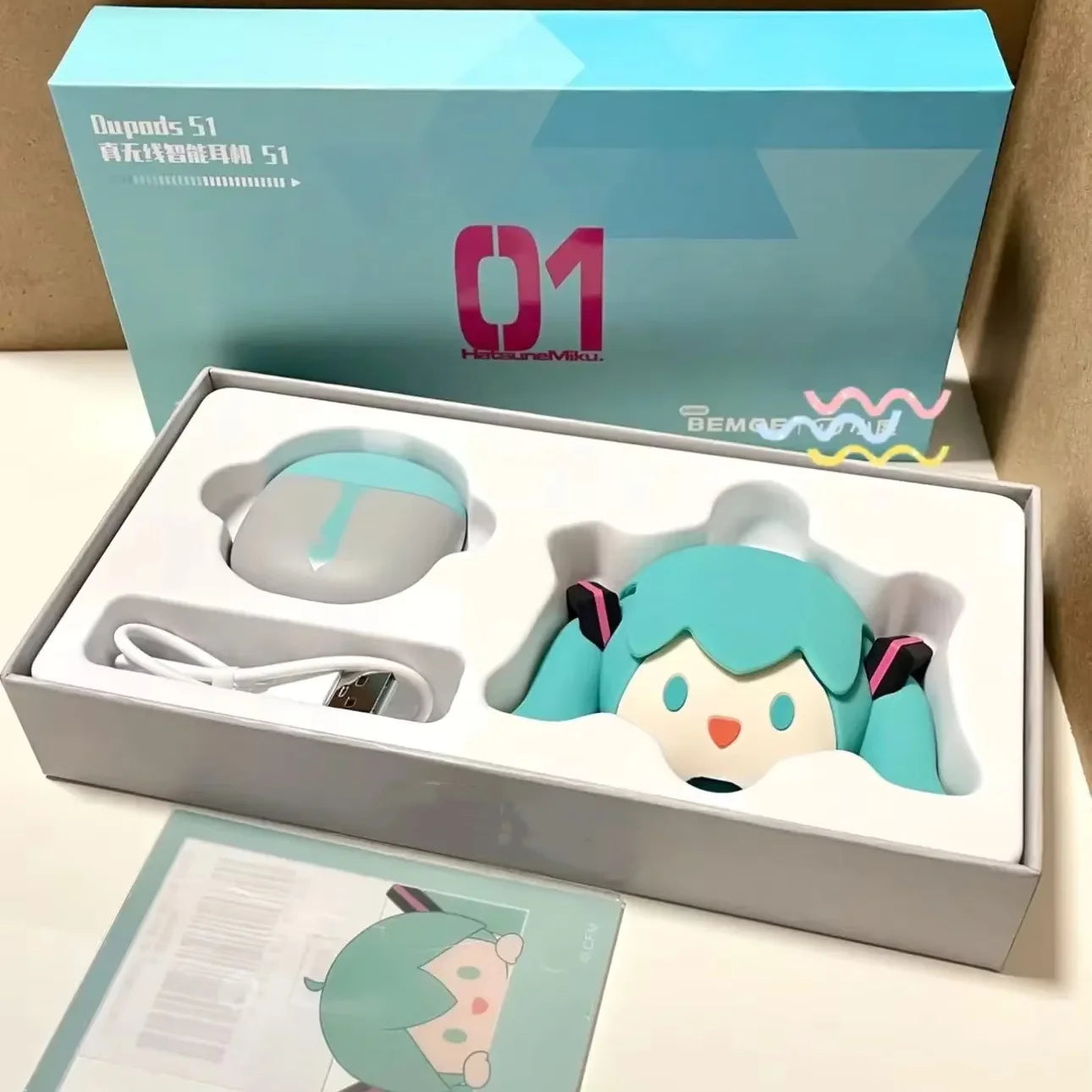 Słuchawki Bluetooth Hatsune Miku CUBE FACE – Ekran LCD, Zestaw Prezentowy
