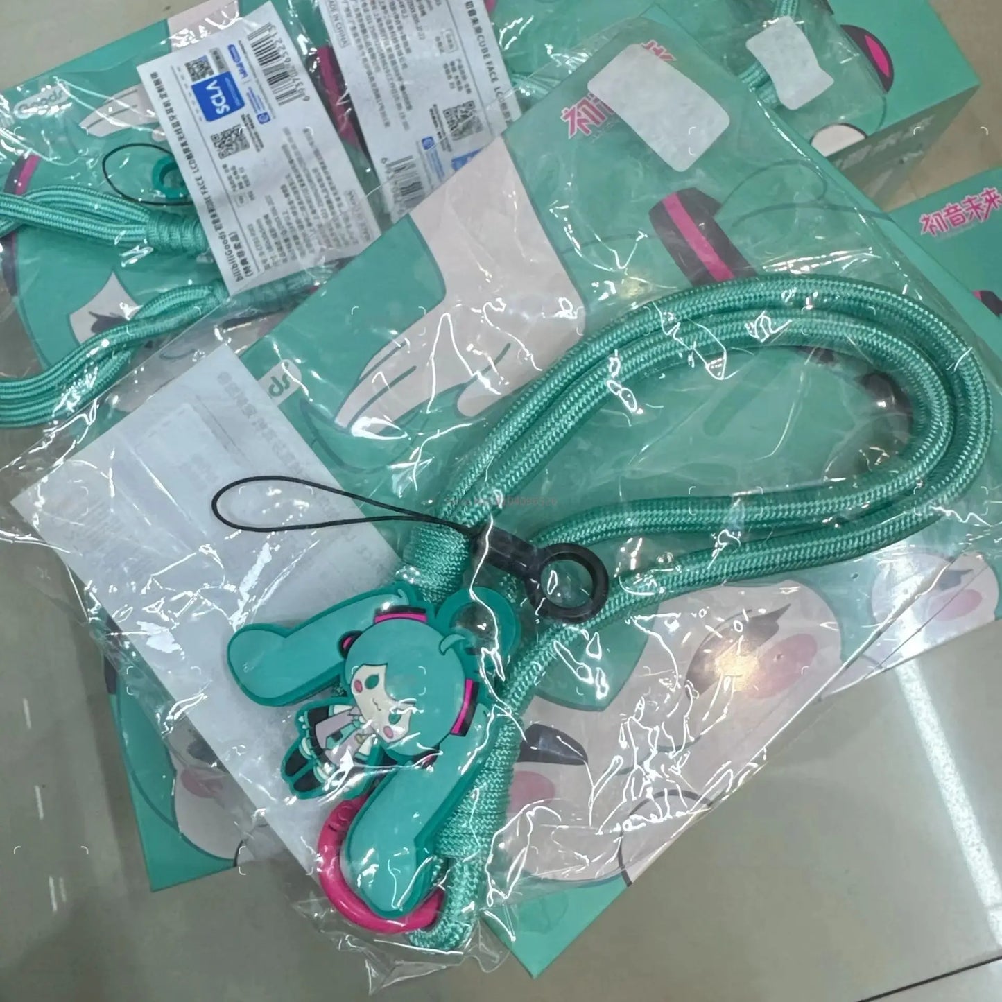 Słuchawki Bluetooth Hatsune Miku CUBE FACE – Ekran LCD, Zestaw Prezentowy