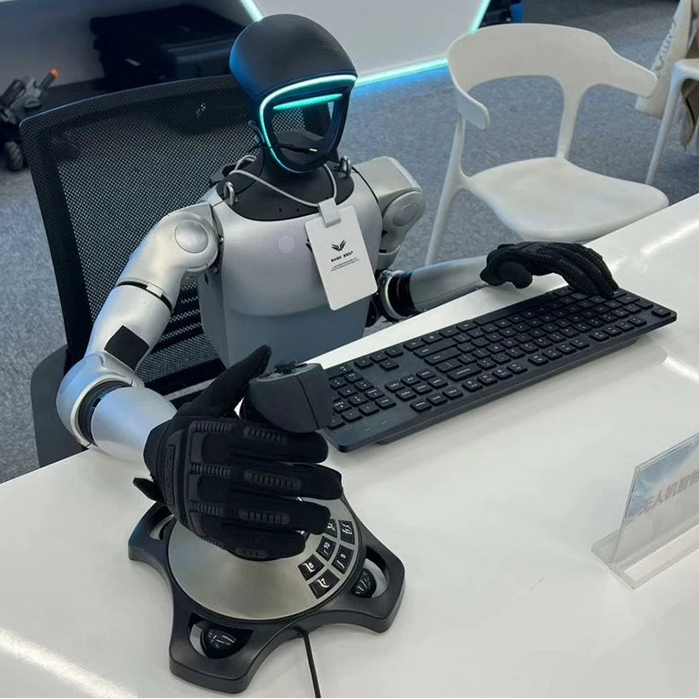 Używany Robot Humanoidalny Unitree G1 – 132 cm, 43DoF, LiDAR 360°, Badania i Współpraca Multi-Agent